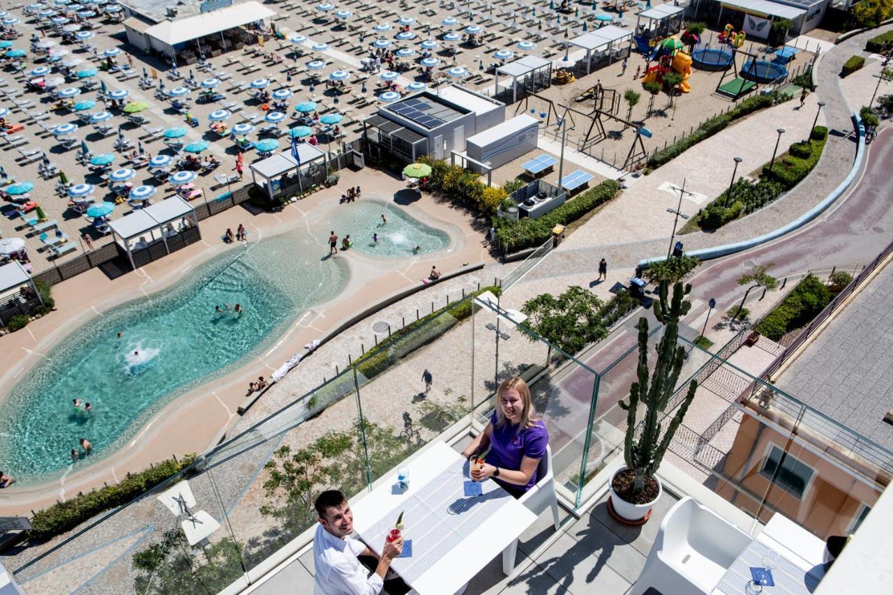 Hotel Alexandra - Beach Front - Healthy Xxl Breakfast & Brunch Until 12 30 - Parking Included Misano Adriatico Exterior photo