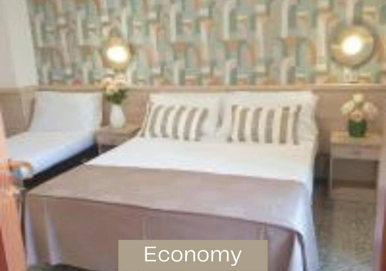 Hotel Alexandra - Beach Front - Healthy Xxl Breakfast & Brunch Until 12 30 - Parking Included Misano Adriatico Exterior photo