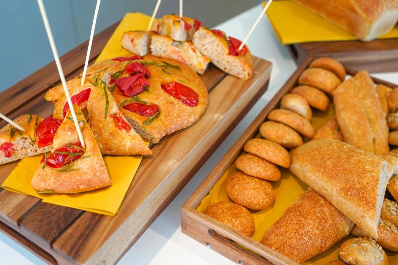 Hotel Alexandra - Beach Front - Healthy Xxl Breakfast & Brunch Until 12 30 - Parking Included Misano Adriatico Exterior photo